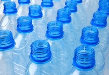 A e dini se sa herë duhen rimbushur shishet plastike të ujit?