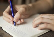 Shkrimi i dorës në rrezik nga teknologjia, UNESCO kërkon mbrojtjen e tij