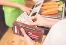 Shqiptarët besnikë ndaj parasë Cash